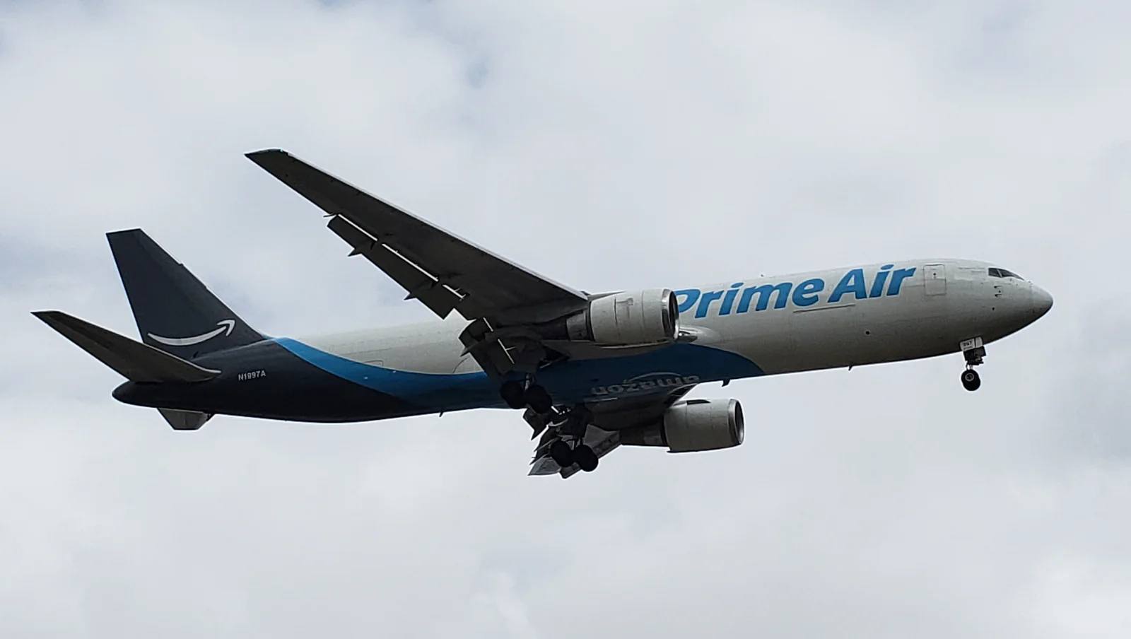 Amazon Prime Air Boeing 767-300F, operated by 21 Air, on approach to Miami International Airport. Illustrative photograph, not the crash.
