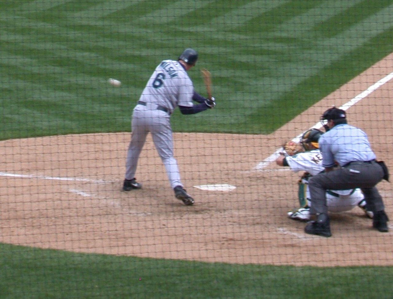 Dan Wilson batting for the Seattle Mariners during his playing career