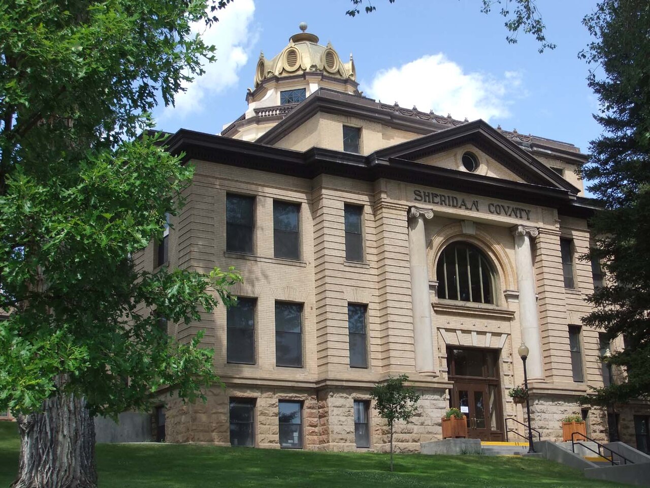 Sheridan County building