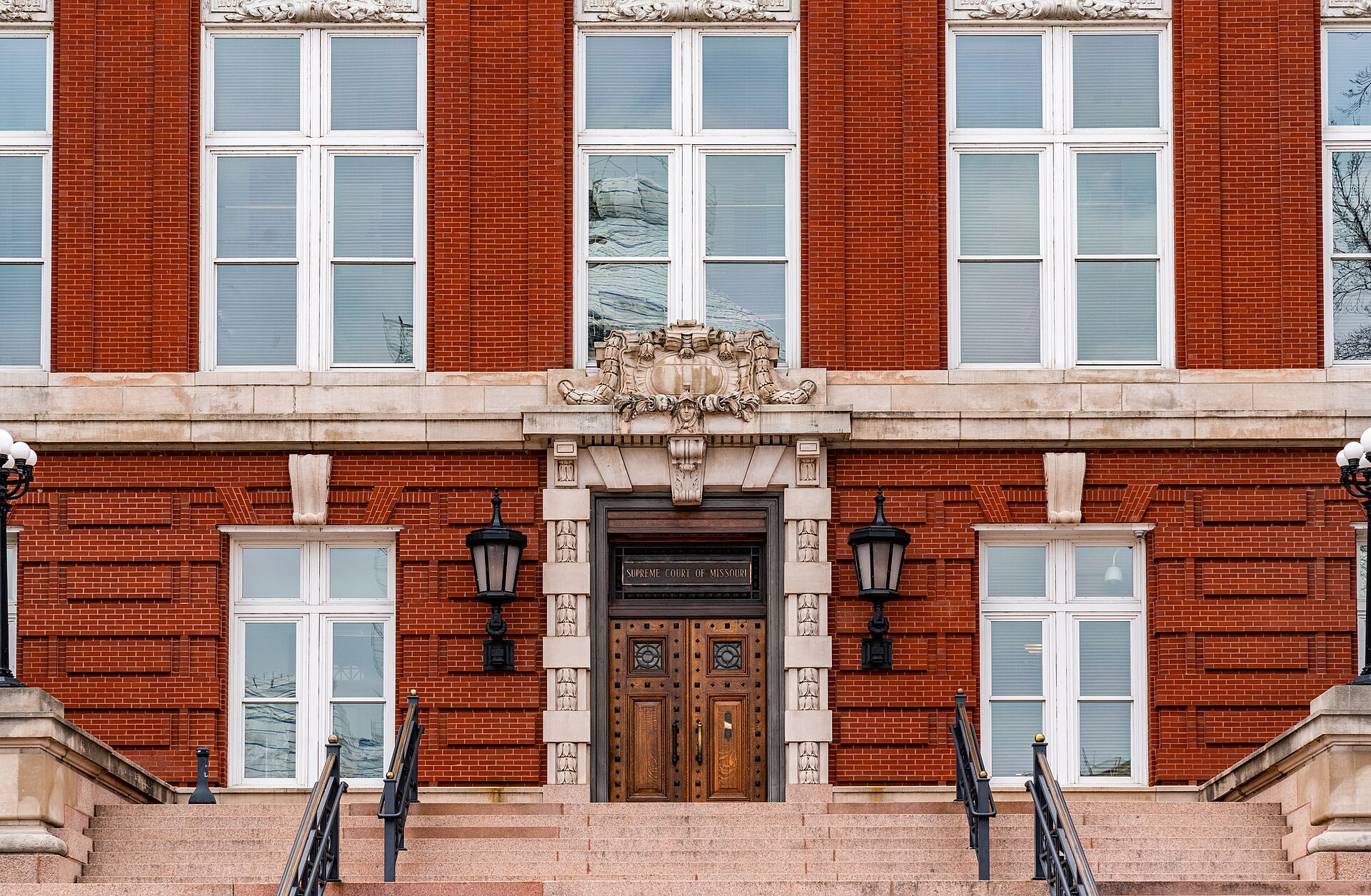 The front entrance of the Supreme Court of Missouri building